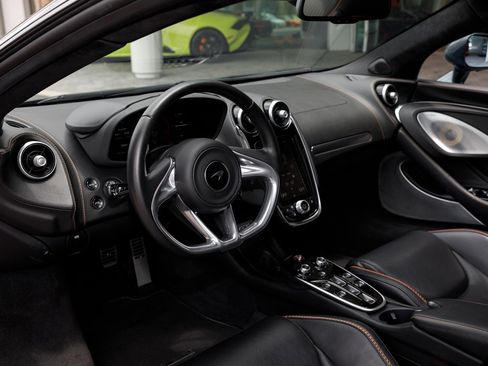 Used 2023 McLaren GT RWD image 40