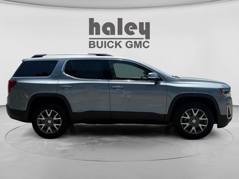 Used 2023 GMC Acadia SLT FWD image 3