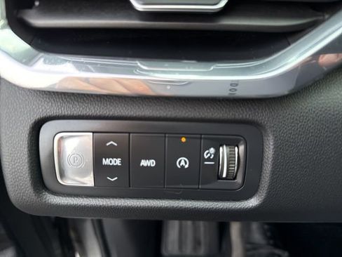 Certified 2025 GMC Acadia Elevation image 31