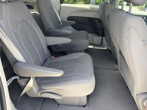 Used 2021 Chrysler Voyager LX image 6