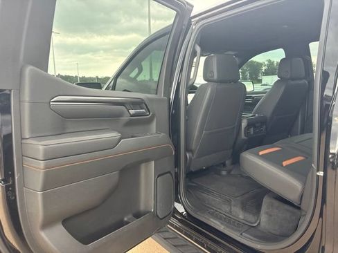 Used 2024 GMC Sierra 1500 AT4 w/ Technology Package AWD/4WD image 14