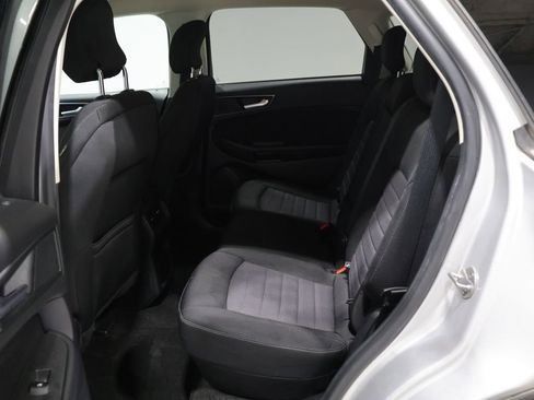 Used 2019 Ford Edge SE w/ Cargo Accessory Package AWD/4WD image 18