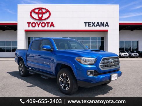 Used 2017 Toyota Tacoma TRD Sport w/ Tow Package RWD image 1
