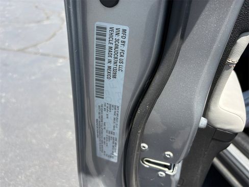 Certified 2022 Jeep Compass Limited image 24