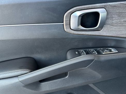 Used 2022 Kia Sorento S AWD/4WD image 11