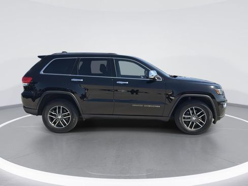Used 2017 Jeep Grand Cherokee Limited w/ Luxury Group II AWD/4WD image 3