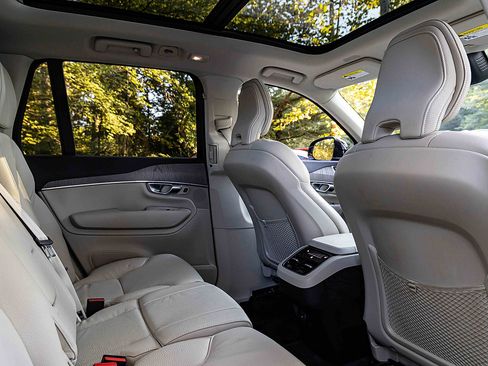 Used 2024 Volvo XC90 B5 Plus image 26