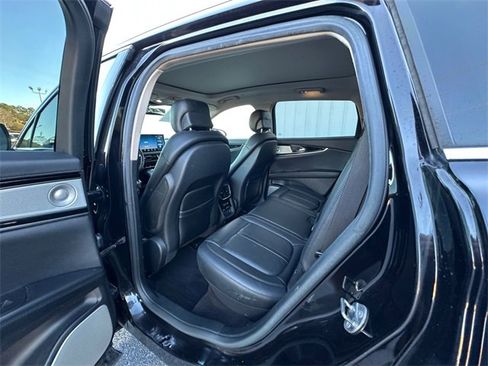 Used 2021 Lincoln Nautilus Reserve w/ Equipment Group 202A image 18