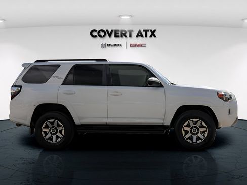 Used 2021 Toyota 4Runner TRD Off-Road AWD/4WD image 8
