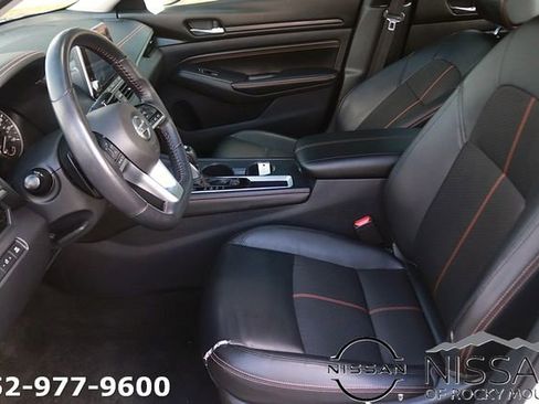 Used 2019 Nissan Altima 2.5 SR FWD image 14