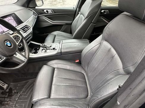Used 2019 BMW X5 xDrive50i w/ M Sport Package image 24