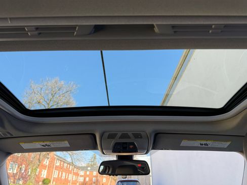 Used 2018 BMW 320i xDrive Sedan w/ Convenience Package image 24