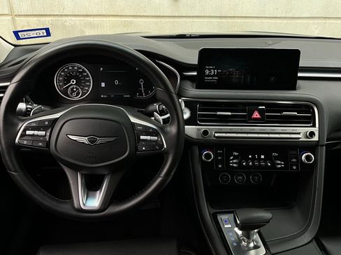 Used 2025 Genesis G70 2.5T image 14