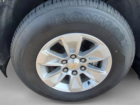 Used 2025 Chevrolet Silverado 1500 LT RWD image 24