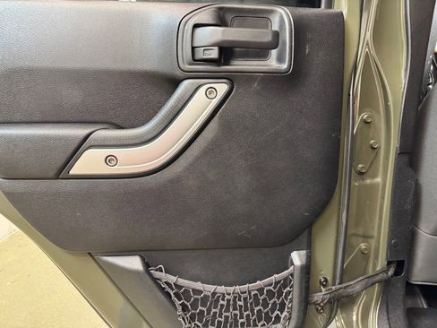 Used 2016 Jeep Wrangler Unlimited Sahara w/ Dual Top Group AWD/4WD image 14