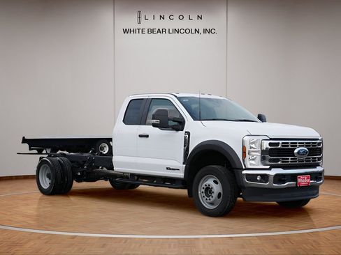 Used 2024 Ford F550 4x4 SuperCab Super Duty image 3