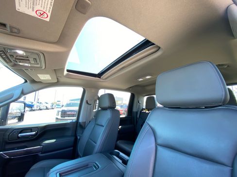 Used 2022 Chevrolet Silverado 2500 LTZ w/ LTZ Premium Package image 19