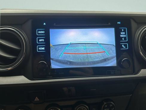 Used 2017 Toyota Tacoma TRD Off-Road AWD/4WD image 30