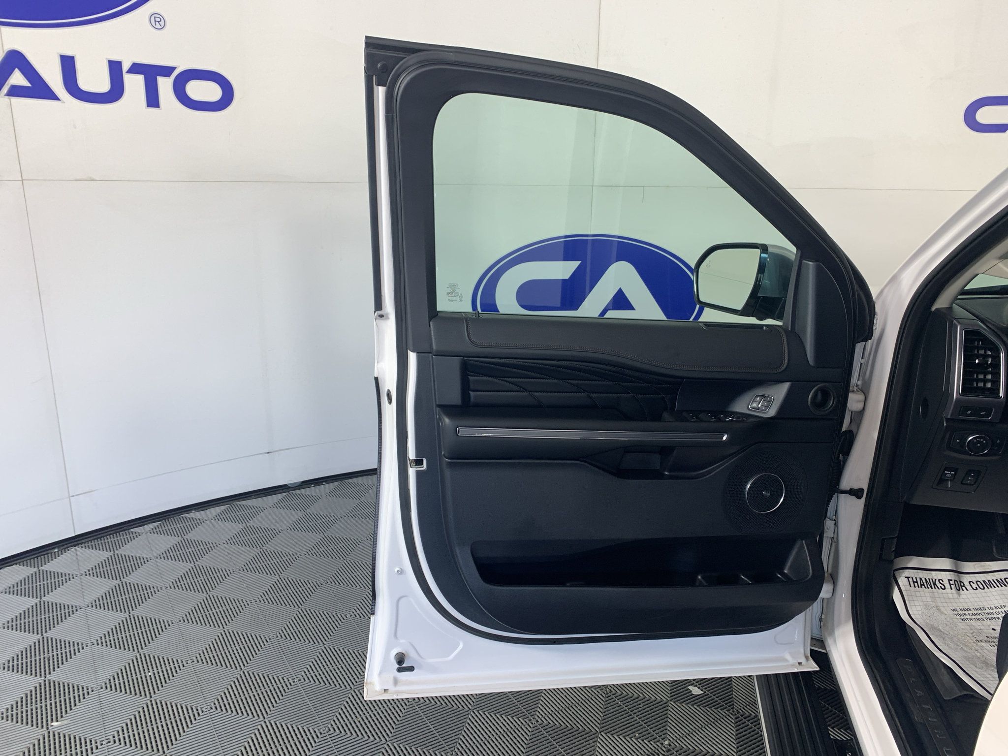Used 2019 Ford Expedition Platinum AWD/4WD image 12