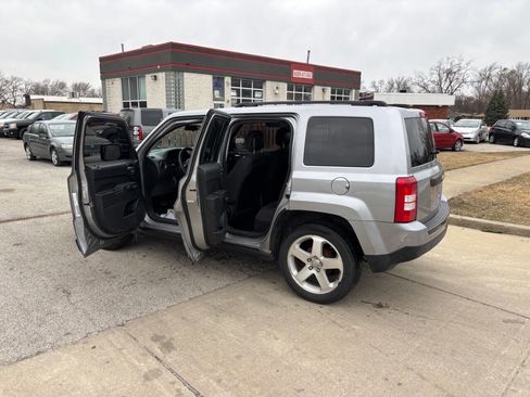 Used 2014 Jeep Patriot Sport image 16