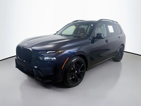 Used 2024 BMW X7 xDrive40i w/ Executive Package AWD/4WD image 3