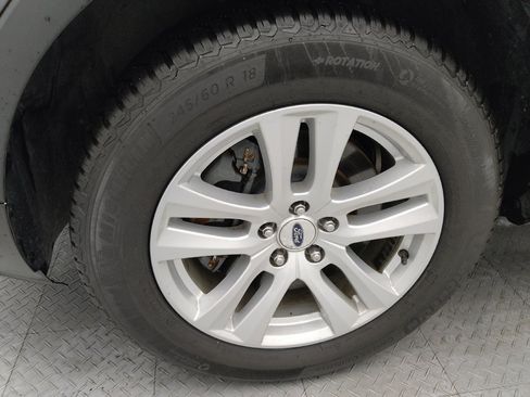 Used 2019 Ford Explorer XLT w/ Equipment Group 201A AWD/4WD image 31