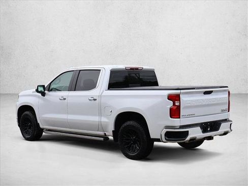 Used 2019 Chevrolet Silverado 1500 High Country w/ Technology Package AWD/4WD image 8