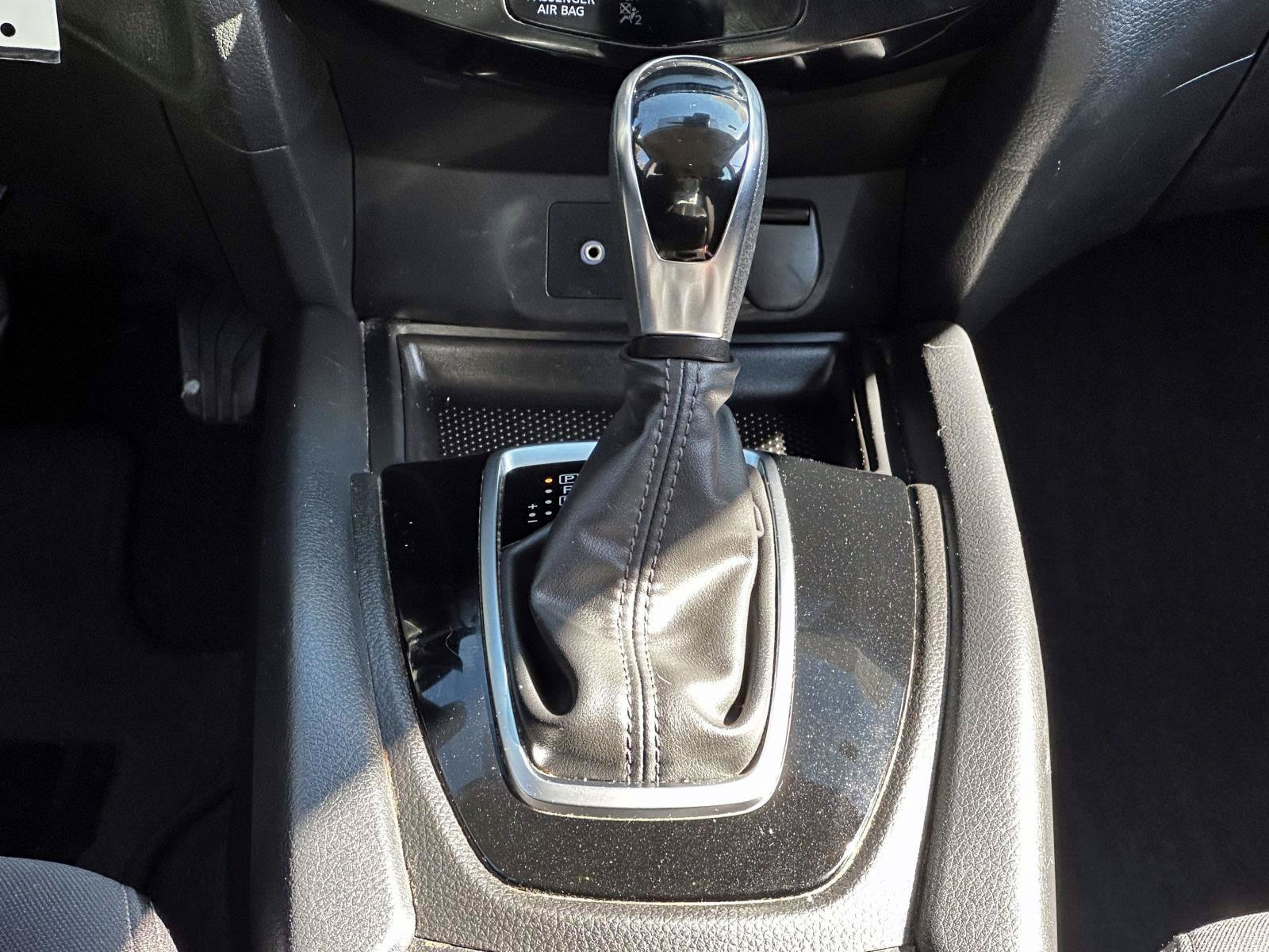 Used 2019 Nissan Rogue S AWD/4WD image 20
