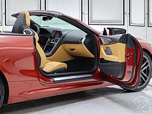 Used 2020 BMW M8 Convertible w/ M Driver's Package image 15