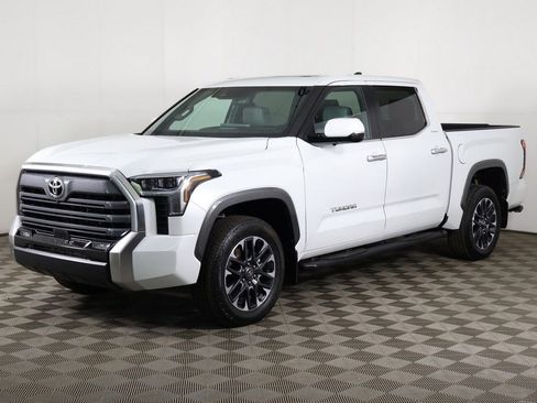 Used 2025 Toyota Tundra Limited AWD/4WD image 9