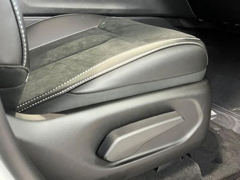 New 2025 Jeep Grand Cherokee L Altitude image 10