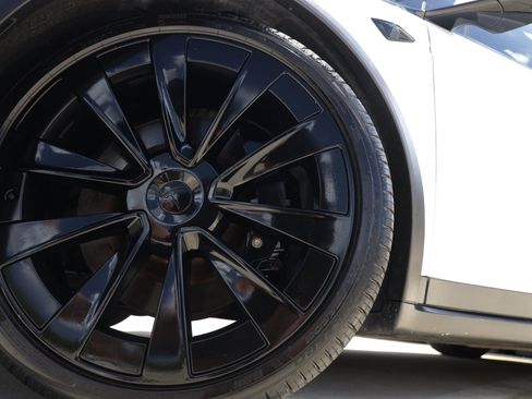 Used 2022 Tesla Model X AWD/4WD image 40