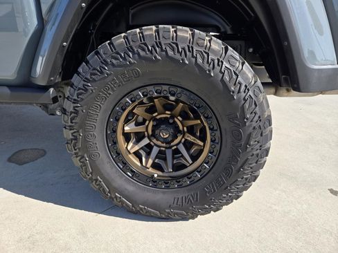 Used 2024 Jeep Gladiator Sport image 30