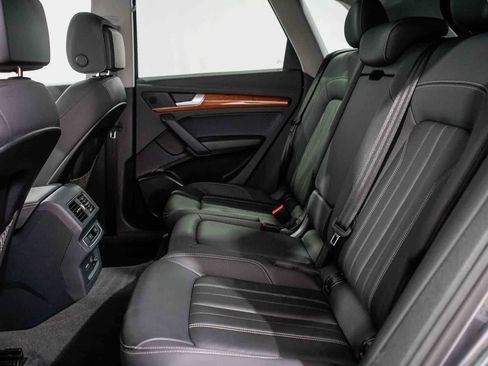 Used 2023 Audi Q5 2.0T Premium w/ Convenience Package image 18