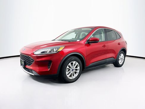Used 2020 Ford Escape SE image 3
