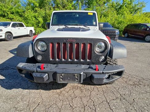 Used 2018 Jeep Wrangler Unlimited Rubicon AWD/4WD image 12