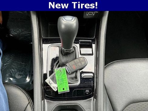 Used 2024 Jeep Compass Latitude image 16