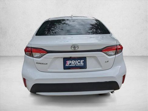 Used 2021 Toyota Corolla LE image 5