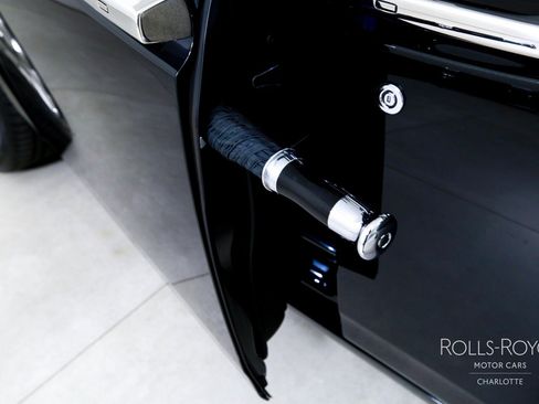 Used 2020 Rolls-Royce Phantom Sedan RWD image 32