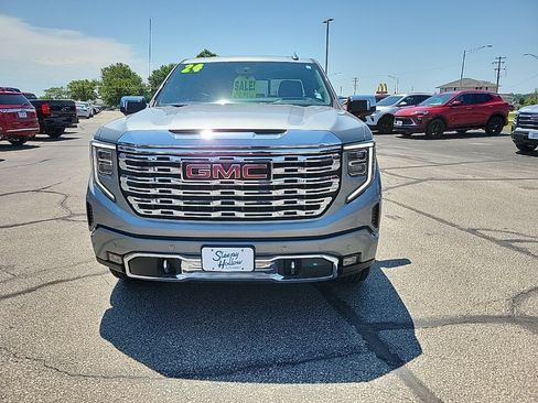 Used 2024 GMC Sierra 1500 Denali w/ Technology Package AWD/4WD image 2