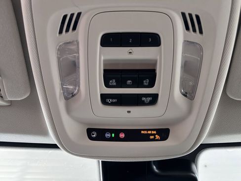 Certified 2023 Buick Envision Avenir AWD/4WD image 31