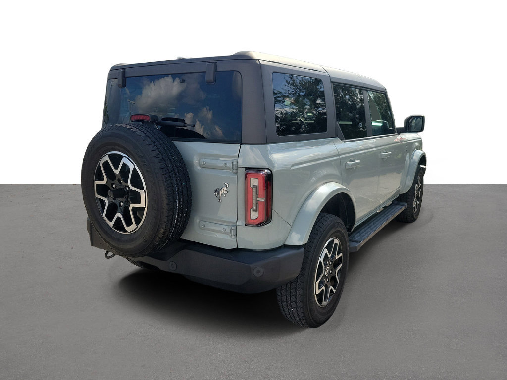 Used 2023 Ford Bronco Outer Banks AWD/4WD image 3