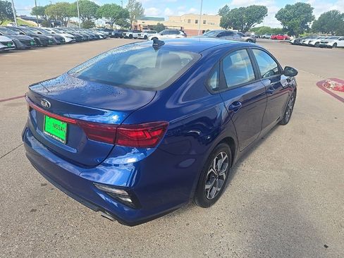 Used 2020 Kia Forte LXS FWD image 5