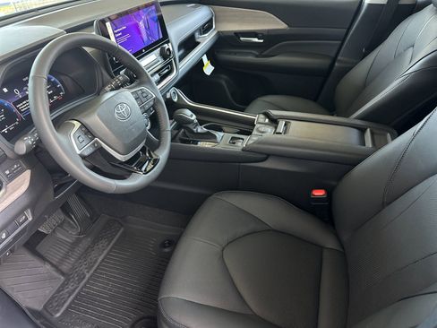 New 2026 Toyota Grand Highlander AWD image 9