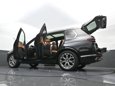 Used 2024 BMW X7 xDrive40i AWD/4WD image 44