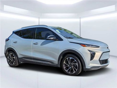 Used 2023 Chevrolet Bolt EUV Premier FWD image 1
