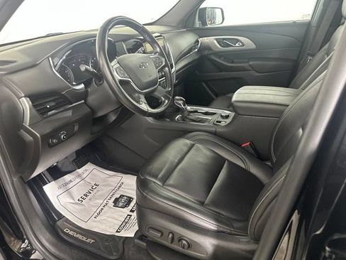 Used 2022 Chevrolet Traverse LT w/ Midnight/Sport Edition AWD/4WD image 18