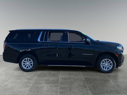 Used 2024 Chevrolet Suburban LT image 6