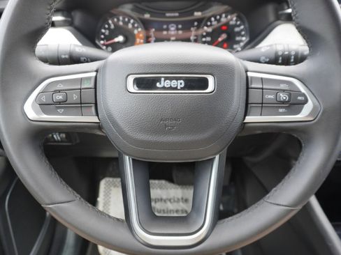 Used 2024 Jeep Compass Latitude image 17