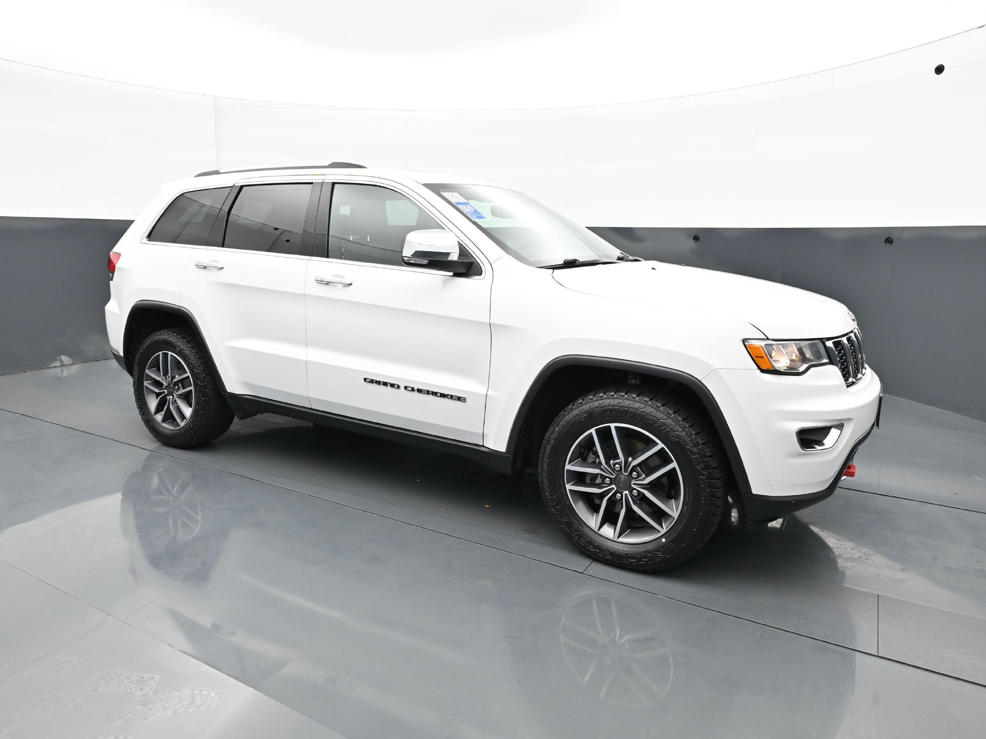 Used 2019 Jeep Grand Cherokee Limited w/ Trailer Tow Group IV AWD/4WD image 9
